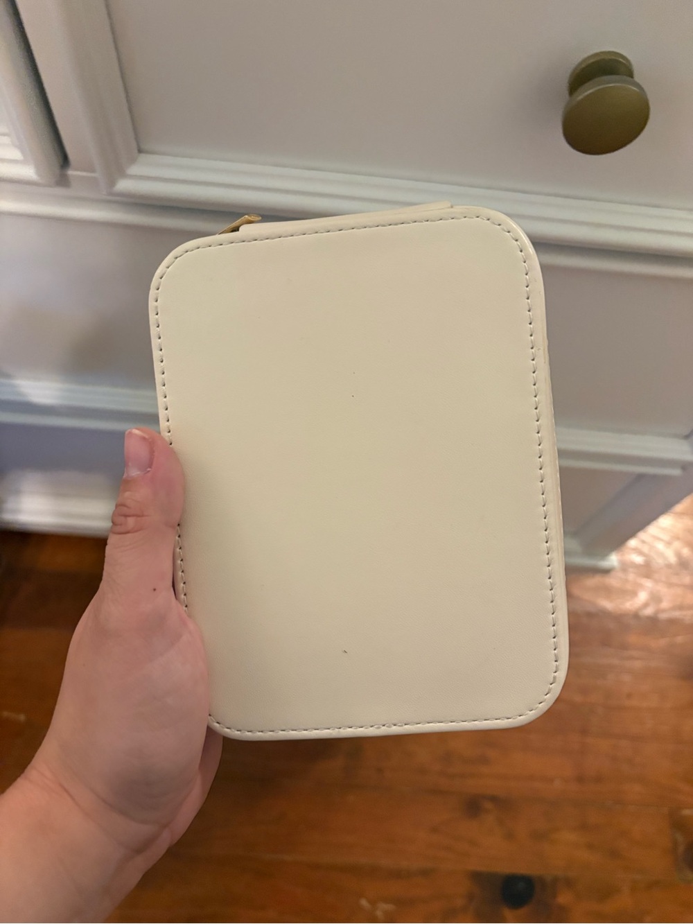 Cream Zip-Around Jewelry Case